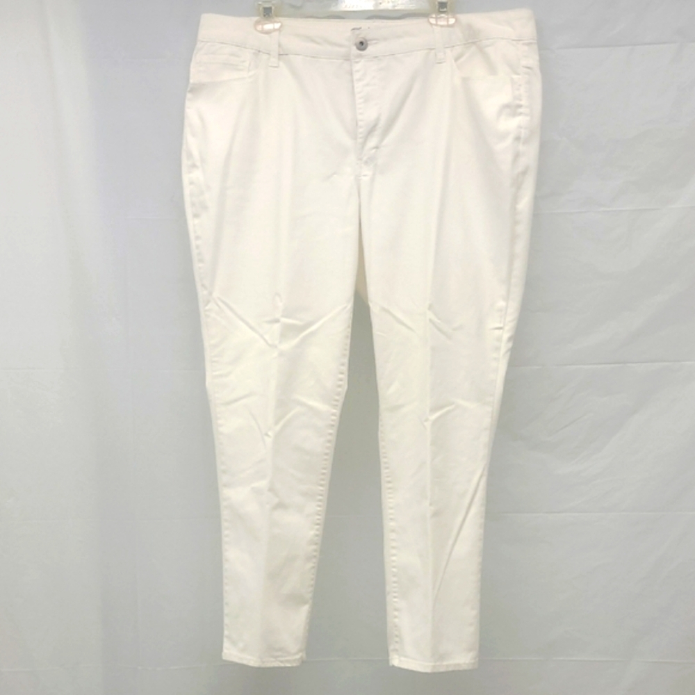 5 Pocket White Pants Opaque Cotton Blend Stretchy Belt Loops Straight Leg EUC
